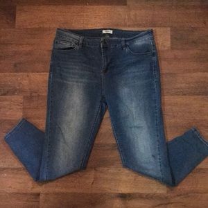 Kensie Cropped Skinny Jeans